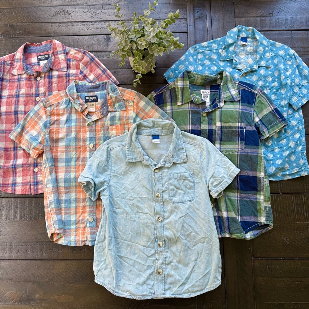 SOLD - Bundle of 5 boys short sleeve button up polo shirts - size 5T
